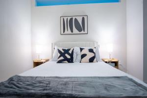 Boulevard Stays Comfortable 1BR Suite w Pool Parking Gym 04