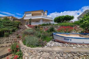 Apartments in Novi Vinodolski 39102