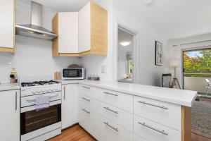 22 Superb Subiaco Apt for Couplesparkng