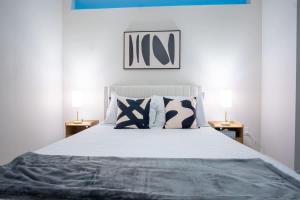 Comfortable 1BR Suite w Pool Parking Gym 08