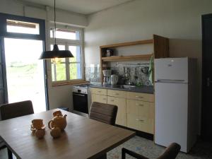 Maisons de vacances Apartment in Cuzy with Heated Pool : photos des chambres