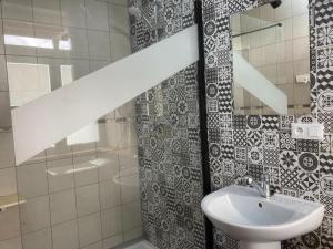 Maisons de vacances Apartment in Cuzy with Heated Pool : photos des chambres