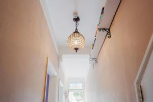 Spacious 2 Bed Near Westfield