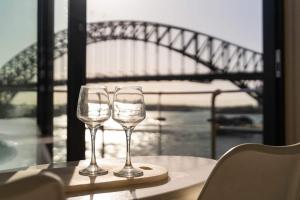 Reflections - World Class 360 Harbour Views!