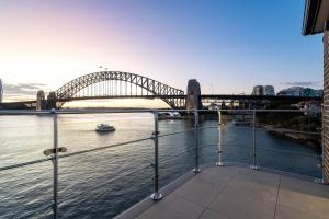 Reflections - World Class 360 Harbour Views!