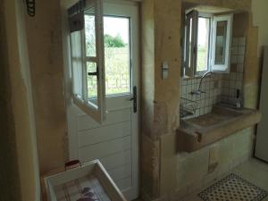 Maisons de vacances Holiday Home in Monprimblanc with Pool & Vineyards : photos des chambres