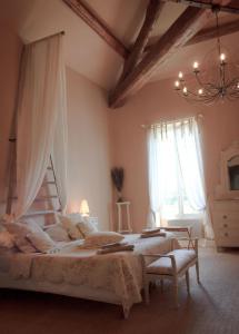 Hotels Les Carmes and spa : photos des chambres