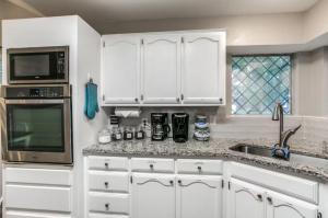 Family-Friendly Fun, Pool, Game Room, DFW Airport