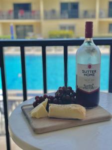 Beachfront with heated pool, 60 seconds to beach