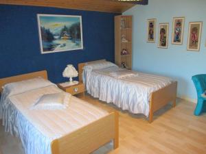 Cozy 2-Bed Apartment, Petrella