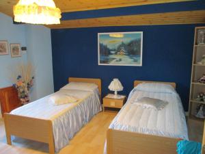 Cozy 2-Bed Apartment, Petrella