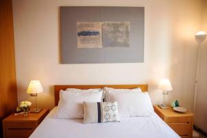 Carattino 12 Idyllic Seafront Retreat