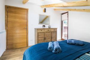 Apartma Luna with mountain view