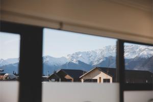 Modern Vista - Lake Hawea Holiday Home