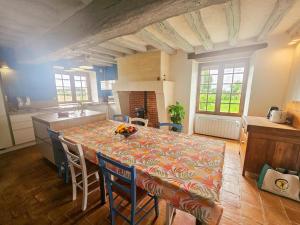 Maisons de vacances Gite familial avec piscine chauffee et wifi en Touraine - FR-1-381-632 : photos des chambres
