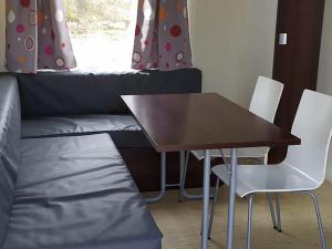 Campings Mobil-home avec terrasse - 4 personnes a Vorey - API-1-52-291 : photos des chambres
