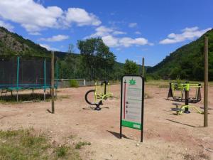 Campings Mobil-home avec terrasse - 4 personnes a Vorey - API-1-52-291 : photos des chambres