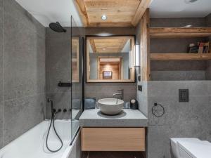 Duplex chic ski aux pieds avec parking et balcon à Méribel - FR-1-565-138