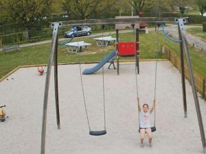 Chalet 35m² avec Terrasse à Lons-le-Saunier - API-1-52-250