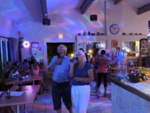 Campings Mobil home 4 pers, terrasse au camping Venterol - API-1-52-709 : photos des chambres