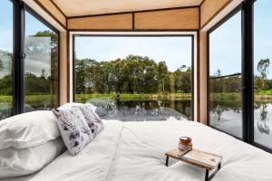 Banksia -Designer Tiny Home w Stunning Dam Views