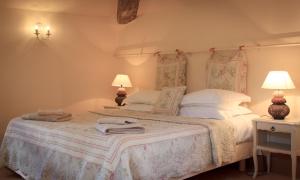 Hotels Les Carmes and spa : photos des chambres