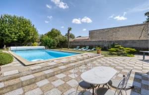 Maisons de vacances Gorgeous Home In Clavette : photos des chambres