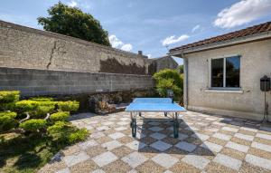 Maisons de vacances Gorgeous Home In Clavette : photos des chambres