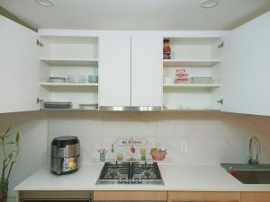 New condo Great amenities Near Skytrain