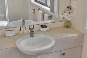 Tura Beach Capes View Studio