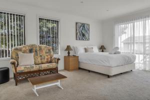 Tura Beach Capes View Studio