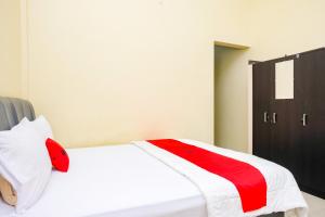 RedDoorz at Kutisari 2 Surabaya