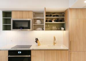 NEW Luxury Bay View Downtown Studio