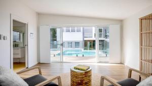 Sweeping Ocean Views From Killcare To Palm Beach