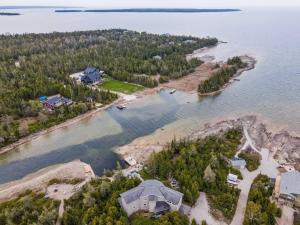 Waterfront Sauna Kayaks Sunsets Dog Run