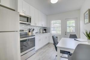 Pool Free Wifi Parking Smart TV