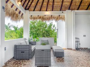 Casa Solaje - Modern Costal house 5 min from Zica