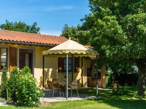Authentic farmhouse in Castiglion Fiorentino with organic wines
