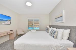 Pacific Blue Unit 175 Dual Swim Up