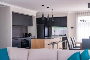 Sunset Shores 4BR Pool Retreat in Busselton