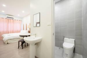 XX Hidden Dragon Yaowarat Road