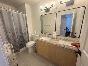 Renovated Vegas Home with Private Rooms