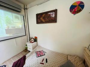 Old Quarter- Projector - CHEAP