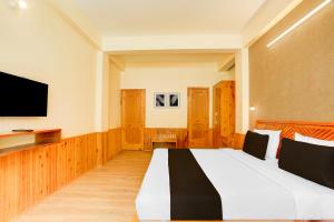 Hotel O Model Town Road