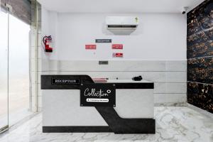 Super Collection O Rohini Sector 21 Formerly Shelter Inn