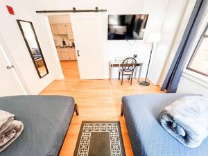 2BR Free Parking Walk to Convention Center