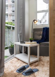 Nookō Corner Studio at Lahug - 4K Cinema & Balcony