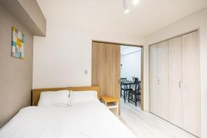 203 8 min walk to Ikebukuro 6 min walk to Kanamecho Station 25m Max 2 people Direct access to Tokyo, Shinjuku, Shibuya, Ueno