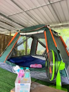 Khaosok Mysterious Restaurant and Camp ร้านลึกลับริมคลอง