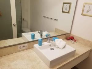 NEW! City Gem 247 Door Security Zócalo 4 Blocks